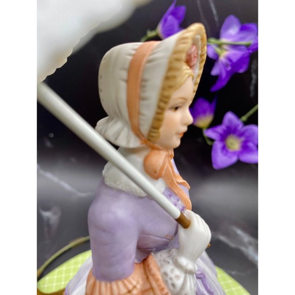SOLD***Lenox "Springtime Promenade" Figurine, Fine porcelain - Picture 13 of 17